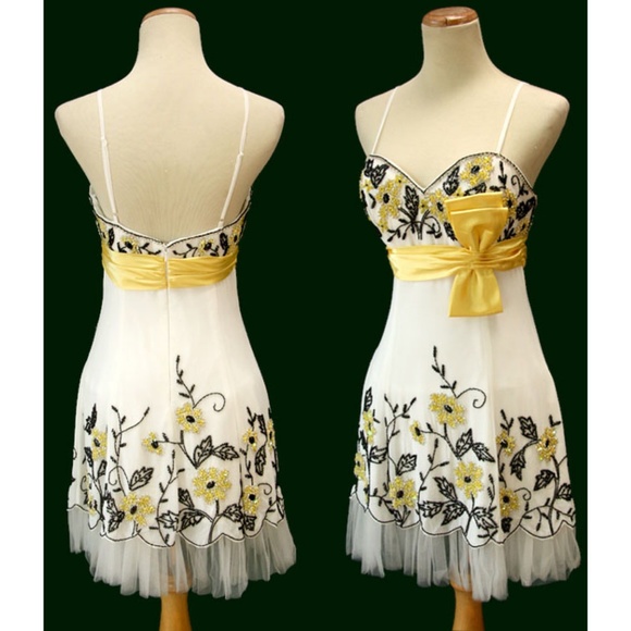 NEW TERANI Ivory Evening Party Cocktail - Picture 2 of 4